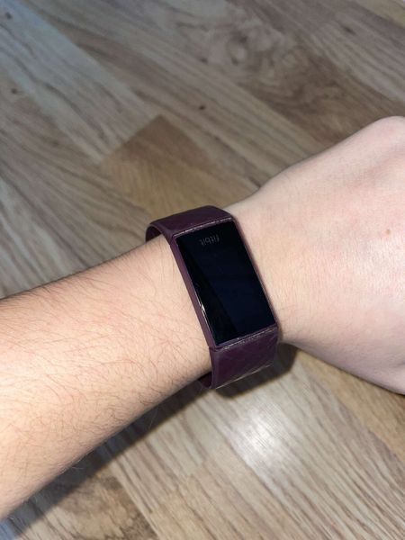 Fitbit 4 on online sale