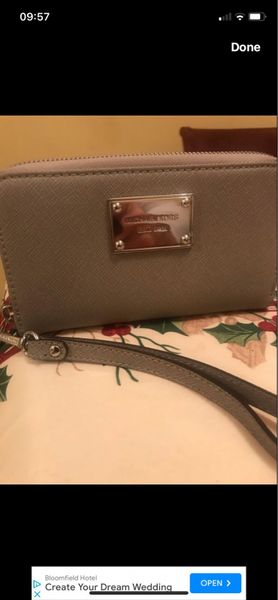 Michael kors 2025 wallet for sale