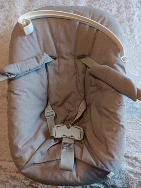 Stokke newborn outlet seat