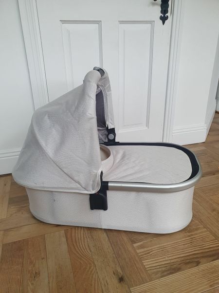 Uppababy vista hot sale loic sale