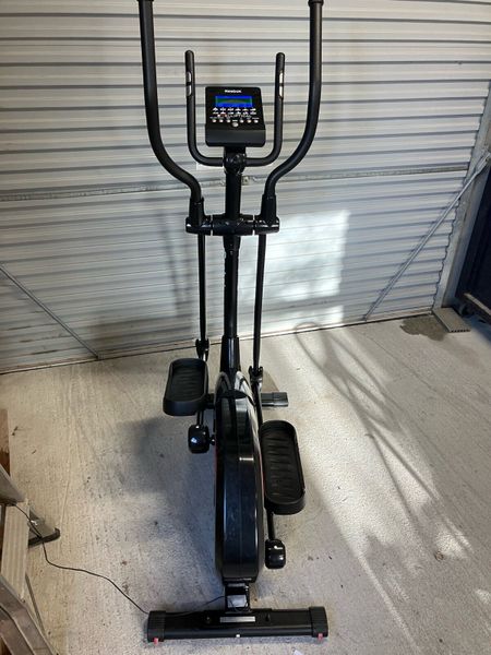 Reebok zr9 discount elliptical cross trainer