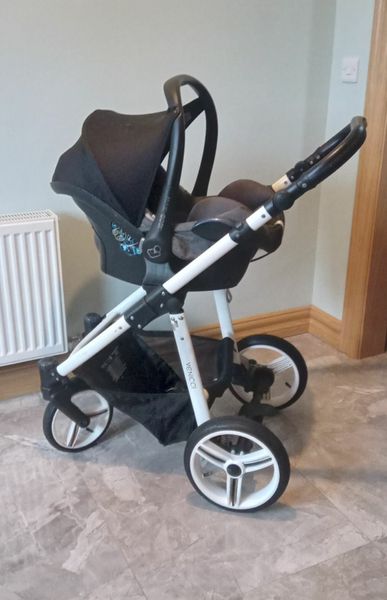 Venicci 3 in 1 pram clearance sale