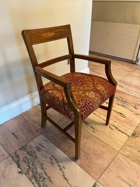 Done deal store dining room chairs