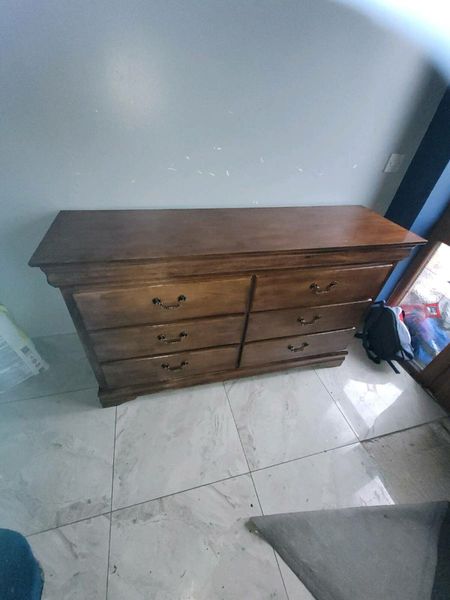 Chest of drawers for deals sale olx