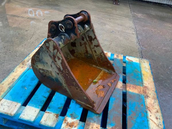 18" MINI DIGGER BUCKET....30mm PINS.......1212/18. 280694145
