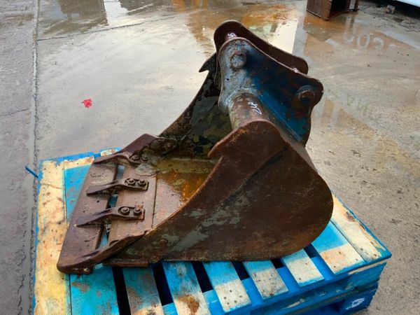 24" DIGGING BUCKET.....45mm PINS......1198/24. 280697563