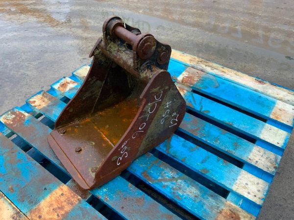 12" MINI DIGGER BUCKET.......30mm PINS.......1212 280690958