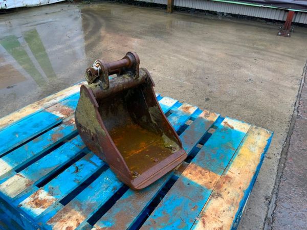 12" MINI DIGGER BUCKET.......30mm PINS.......1212 280690960