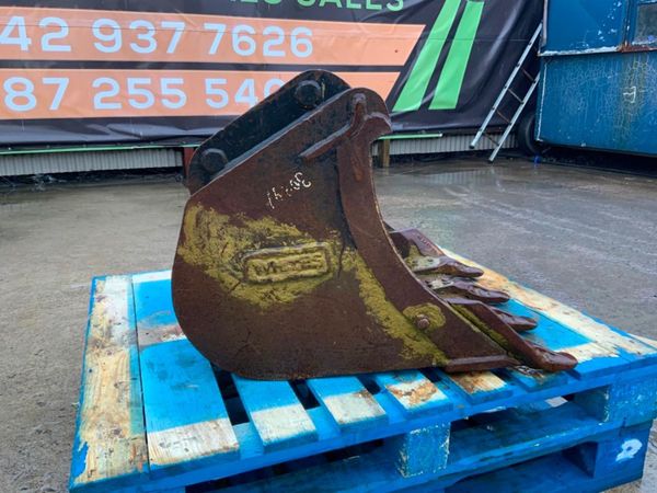 24" SCOOP BUCKET.......45mm PINS.....1202/24 280704341