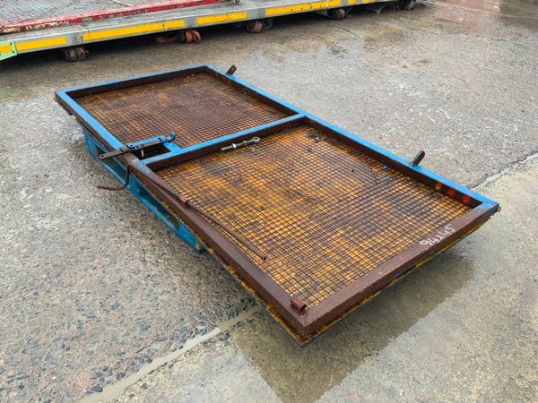 PEDESTRIAN ENTRY  YARD GATE.....94" x 45". 280702283