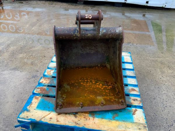 24" CPH  DIGGER BUCKET....45mm PINS.......24CPH. 280702313