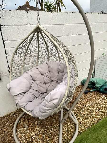 Sienna swinging egg online chair