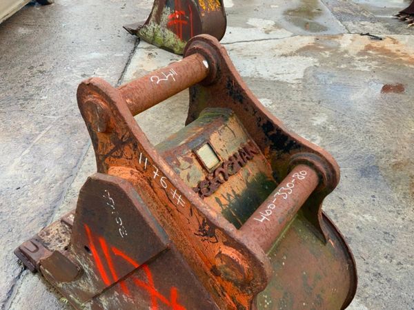 24" BMC DIGGING BUCKET....80mm PINS......1176/2 280970288