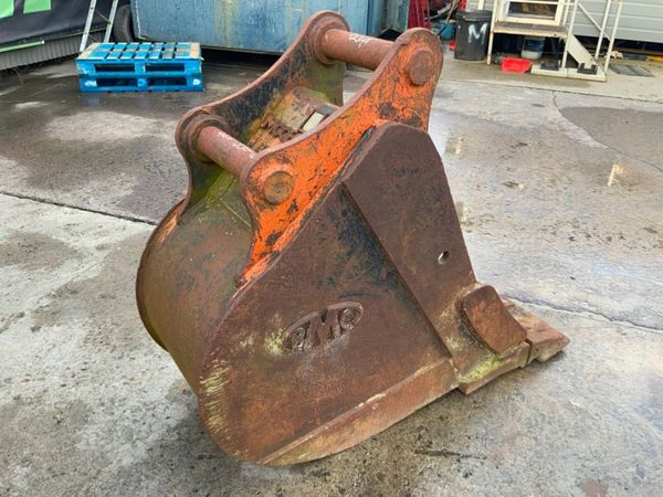 24" BMC DIGGING BUCKET....80mm PINS......1176/2 280970290
