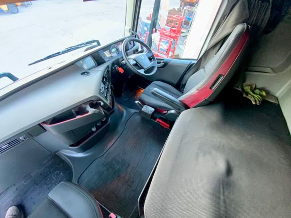Volvo FH Version4 Mid-lift Gtxl T/unit. 282681014
