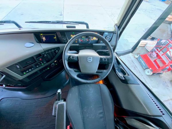 Volvo FH Version4 Mid-lift Gtxl T/unit. 282681015