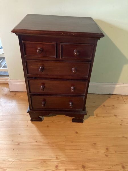 20 inch deals wide tall dresser