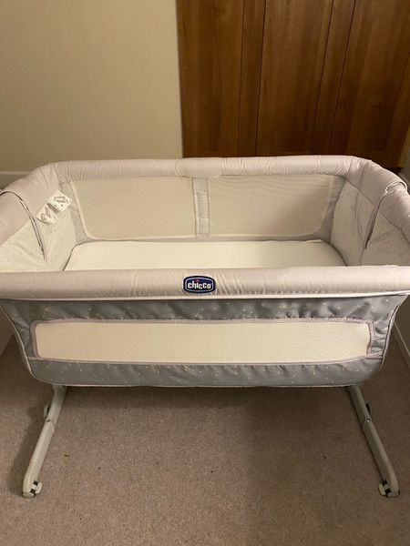 Chicco - Next2Me Magic Co-Sleeping Crib -Grey