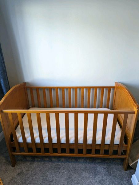 Mamas and papas outlet richmond cot bed