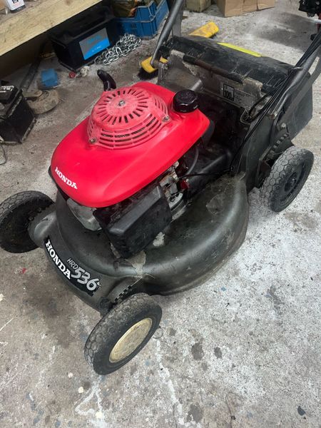 Honda HRD 536 self drive mower for sale in Co. Galway for 550 on