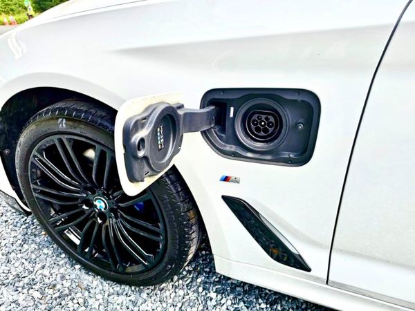 BMW 5-Series 2018 M spec hybrid 294313412