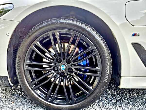 BMW 5-Series 2018 M spec hybrid 294313413