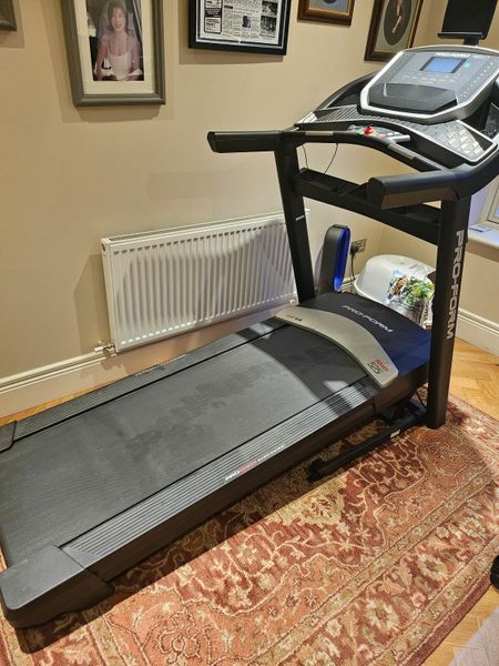 Proform power outlet 525i folding treadmill