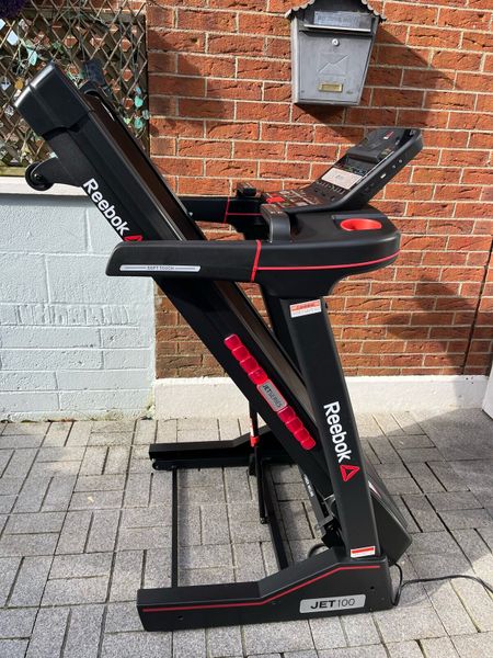 Reebok jet best sale 400 treadmill