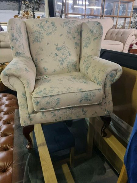 Queen anne clearance chairs done deal