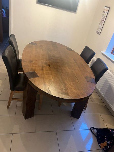 Done deal discount table and chairs