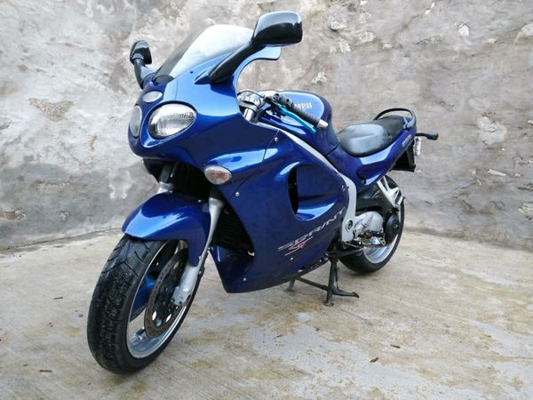 Triumph sprint 955i store for sale