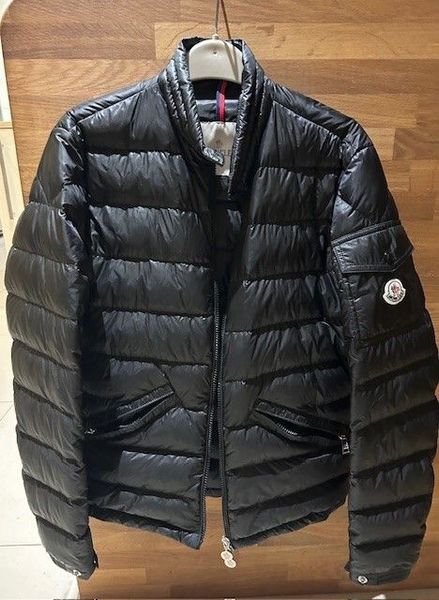 Moncler outerwear outlet sale