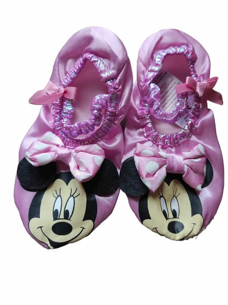 Minnie mouse 2025 baby slippers