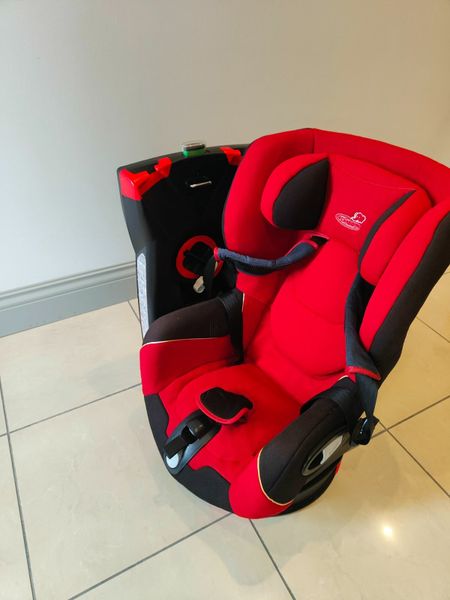 Group 1 swivel outlet car seat