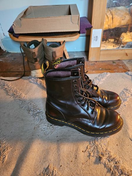 Size 5.5 doc store martens