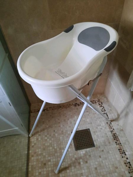 Baby bath with 2024 stand for sale