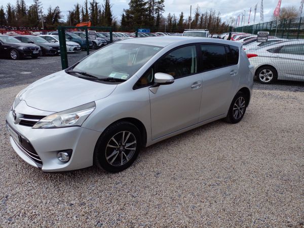 Toyota Verso 2014 295494386