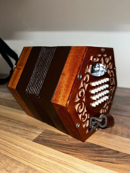 Concertina accordion deals for sale