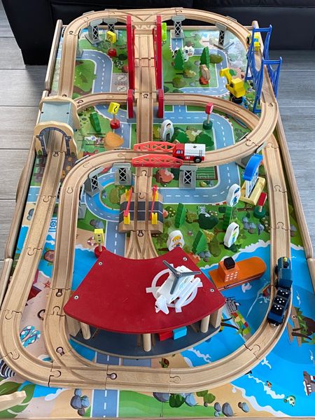 Squirrel wooden 2024 train set