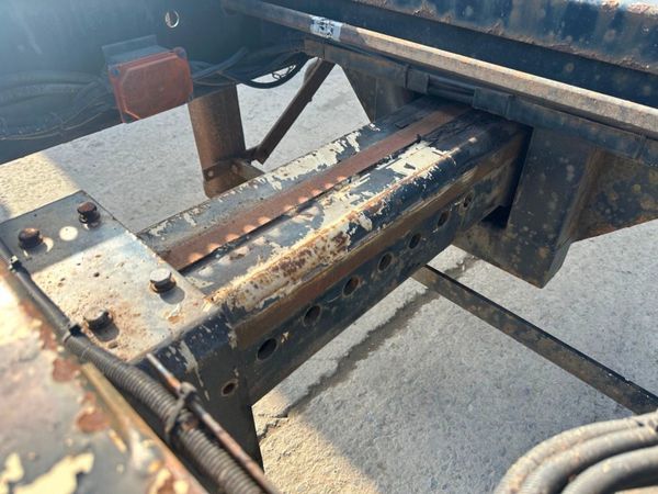 BOUGHTON TWIN AXLE HOOK DRAG TRAILER....117KY 295617366