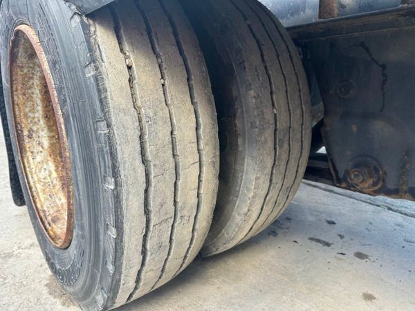 BOUGHTON TWIN AXLE HOOK DRAG TRAILER....117KY 295617374