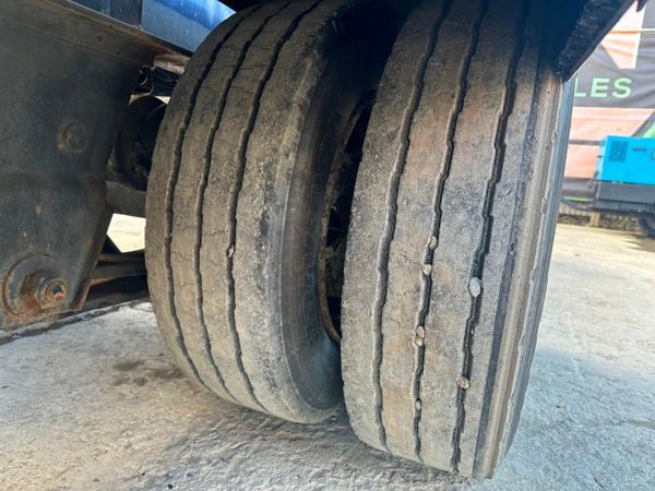 BOUGHTON TWIN AXLE HOOK DRAG TRAILER....117KY 295617384