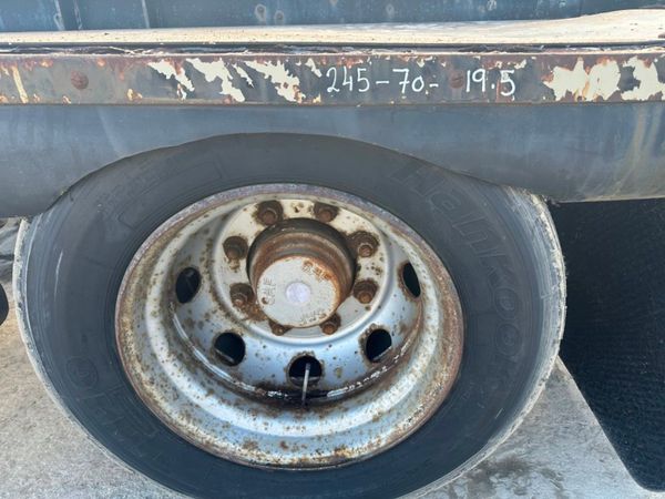 BOUGHTON TWIN AXLE HOOK DRAG TRAILER....117KY 295617386