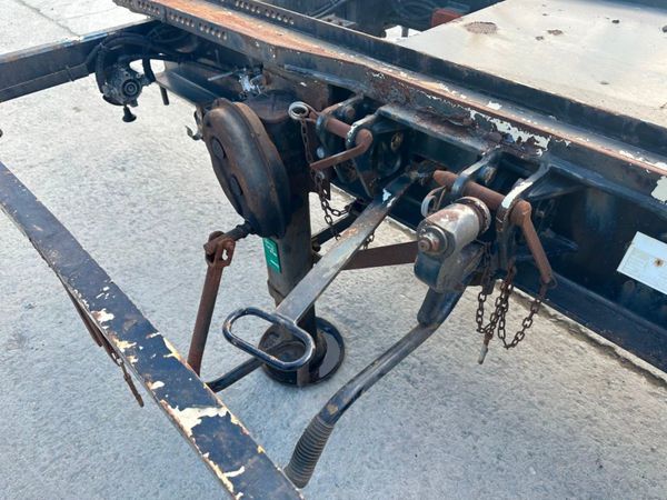 BOUGHTON TWIN AXLE HOOK DRAG TRAILER....117KY 295617389