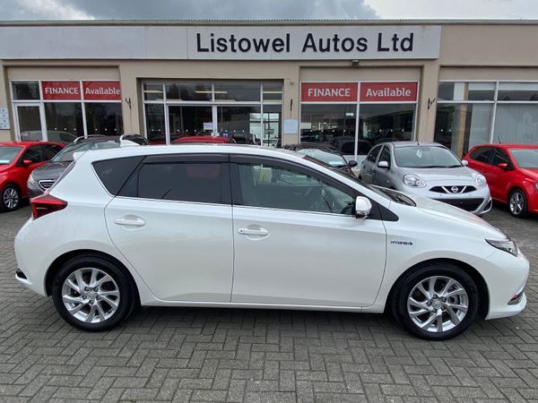 white-toyota-auris-cars-for-sale-in-ireland-donedeal