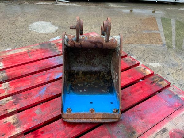 12" MINI DIGGER BUCKET......30mm PINS......1227/2 296358044