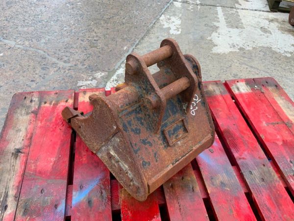12" MINI DIGGER BUCKET......30mm PINS...CPH12. 296359165