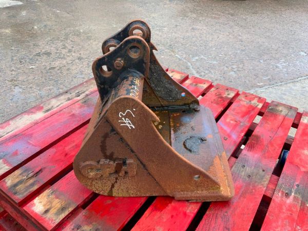 18" MINI DIGGER BUCKET....30mm PINS....1227/3. 296479648