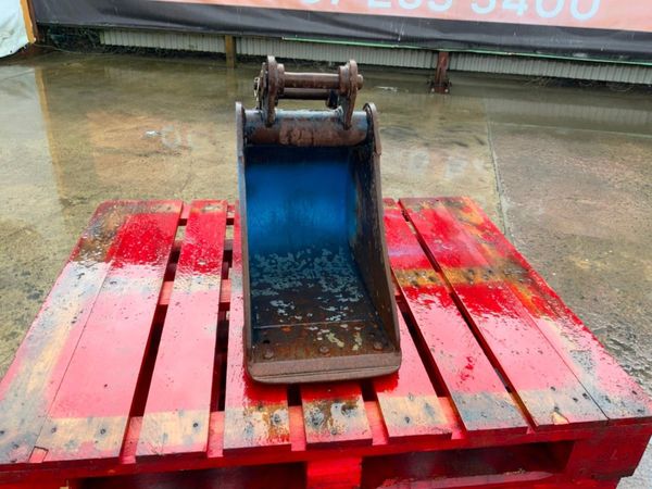 12" MINI DIGGER BUCKET    30mm PINS....1214. 296491267