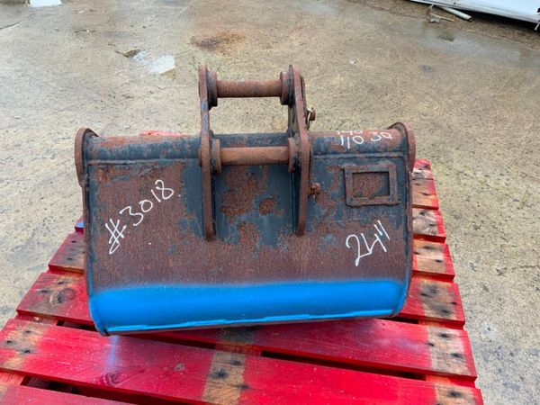 24" MINI DIGGER BUCKET....30mm PINS......3018. 296596584
